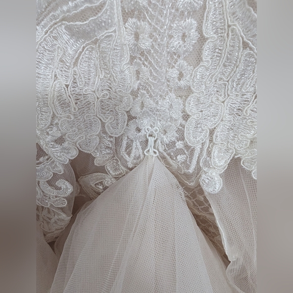 Kitty Chen Wedding Dress - Picture 6 of 8